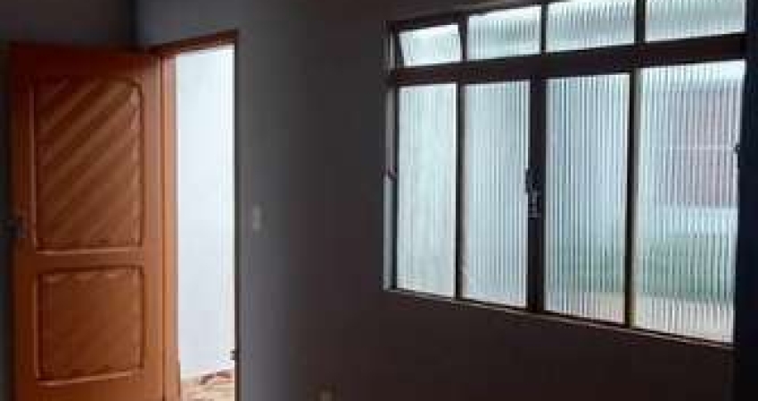 Casa com 2 quartos para alugar no Parque Santa Madalena, São Paulo 