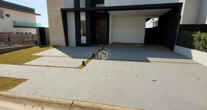 CA0003 - Casa Térrea em Condomínio com 3 Suítes e Sala de 3 Ambientes