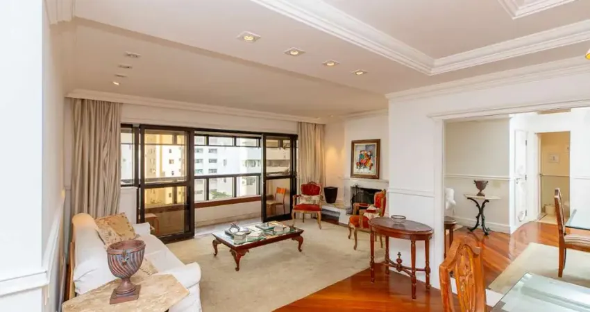 Apartamento tipo para venda em Moema com 4 quartos, sendo 3 suítes, 155m²