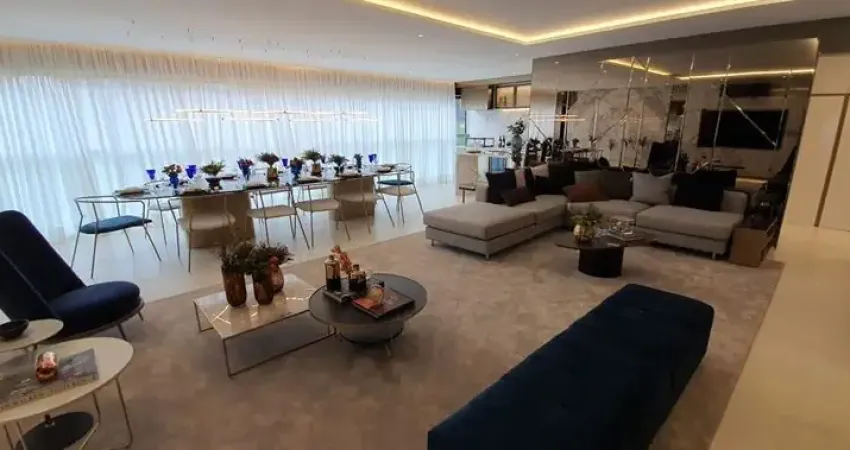 Lindo apartamento PRONTO num dos bairros mais desejados e arborizados da zona sul!