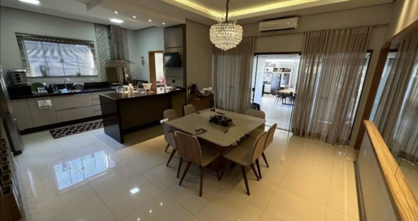 OPORTUNIDADE!!! CASA TÉRREA COM PISCINA E ENERGIA SOLAR EM CONDOMÍNIO FECHADO