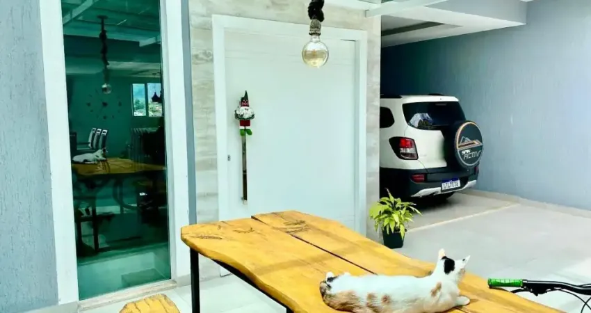 Casa com 3 quartos à venda na Rua Vereador José Elías Zaquem, 33, Agriões, Teresópolis