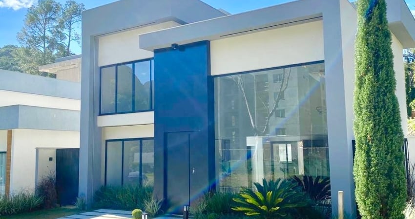 Linda casa a venda dentro de condomínio, bairro da posse Teresópolis!
