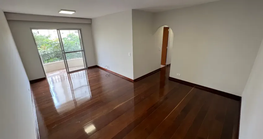 Apartamento impecável, já reformado e em localização privilegiada.