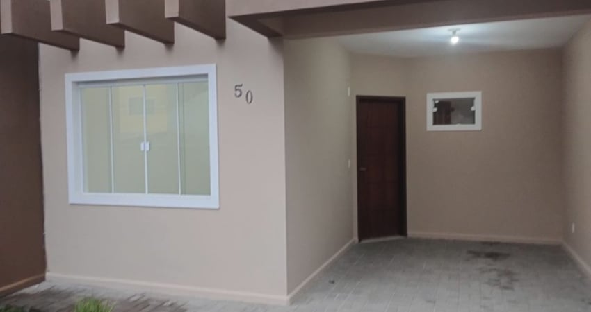 Casa com 3 quartos para alugar na Vila Nova, Joinville 