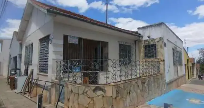 Casa à venda em alfenas (centro) – 380 m² de área externa, uso residencial/comercial