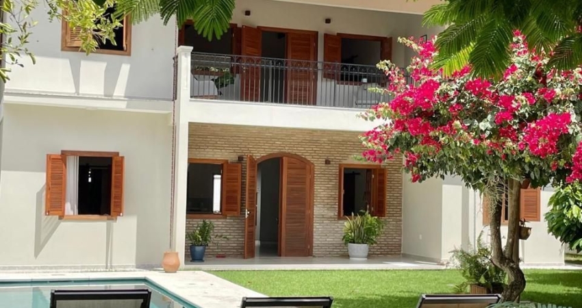 Casa de Alto Padrão à Venda – 4 Suítes | Mobiliada | Área Gourmet | Piscina | Jardim