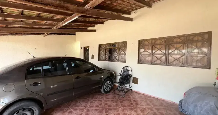 Descubra uma oportunidade única de morar no coração de Ceilândia Sul, na QNN 8. Essa casa padrão, com 144m², oferece conforto, praticidade e um estilo de vida harmonioso para você e sua família. Com u