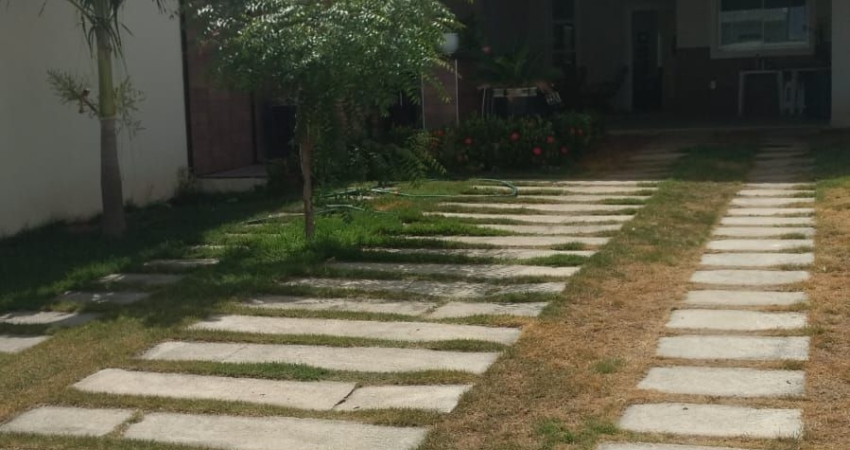 Linda casa na Precabura/Eusébio toda projetada com 220 metros de área útil