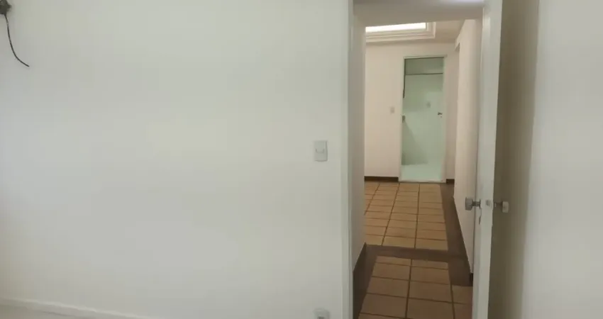 Excelente 3/4 com suíte + dependência no caminho das árvores