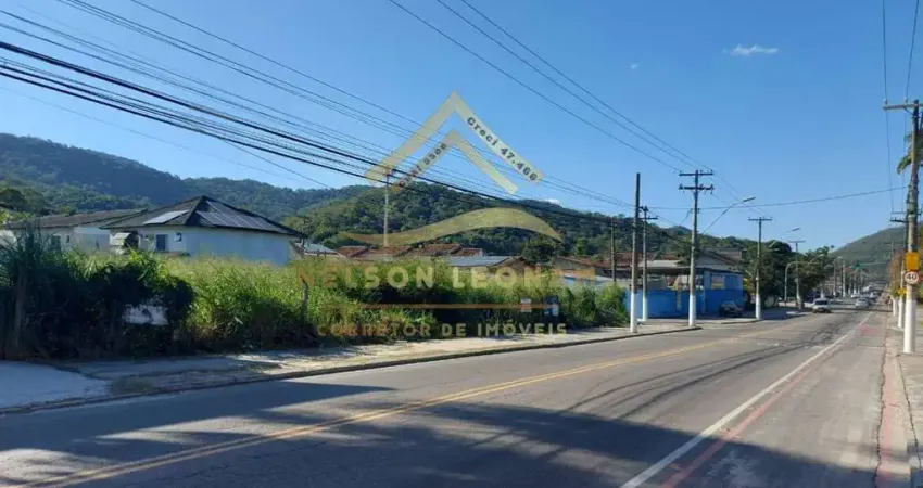 Terreno à venda na Avenida Central Ewerton Xavier, Itaipu, Niterói