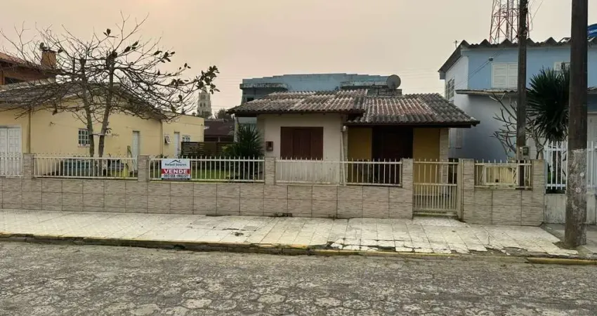 Casa com 3 dormitórios à venda, 129 m² por R$ 600.000,00 - Centro - Balneário Arroio do Silva/SC