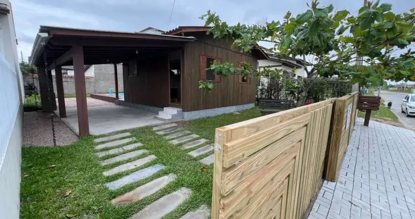 Casa com 2 dormitórios à venda, 60 m² por R$ 295.000,00 - Areias Brancas - Balneário Arroio do Silva/SC