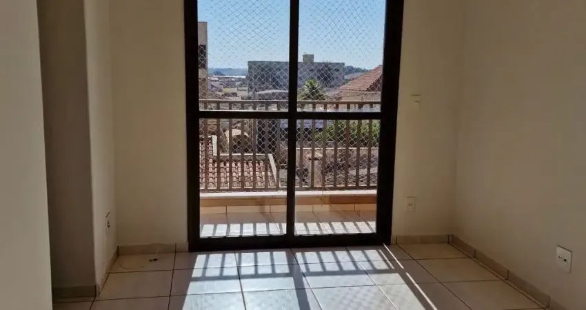 Apartamento com 2 dormitórios no bairro Parque Industrial  com sacada e elevador