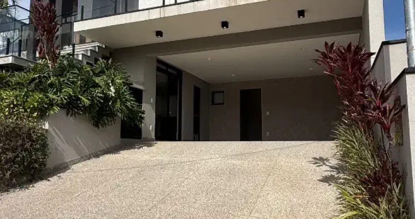 Belíssima casa assobradada à venda em condominio fechado zona sul