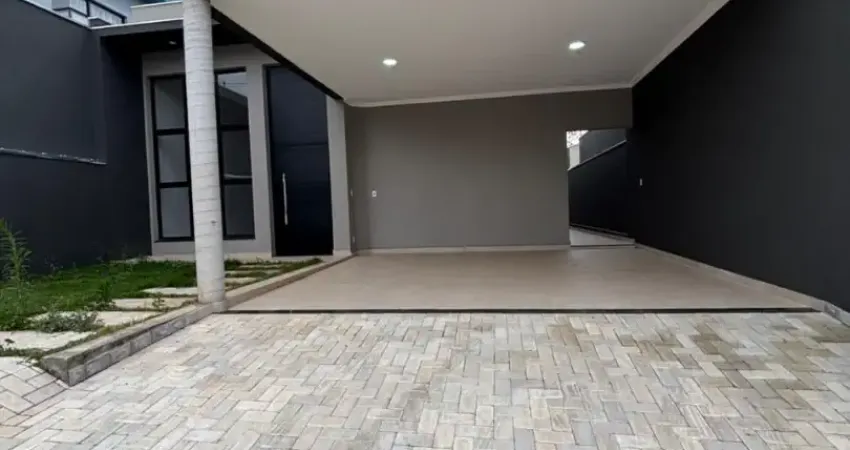 Casa totalmente térrea à venda no condomínio portal da serra!