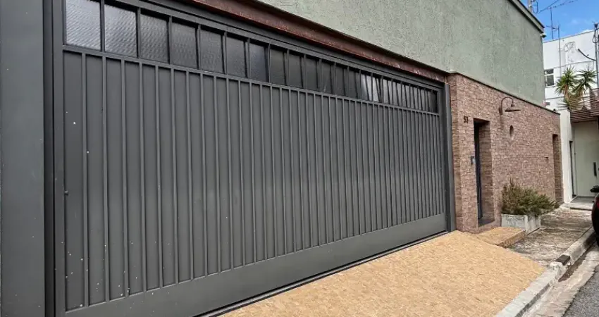 Casa térrea e contemporânea à venda no taboão , zona sul da cidade !