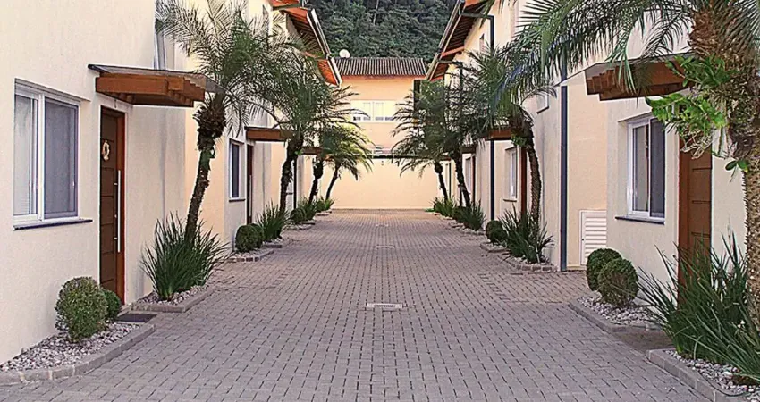 Casa em condomínio em Juquehy com piscina privativa