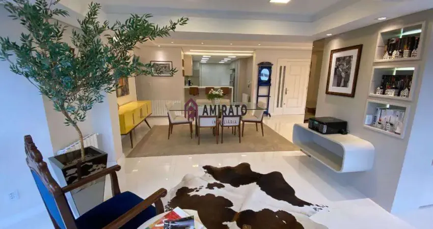 Imóvel com hidromassagem e sala de estar no Centro de Farroupilha - Venda