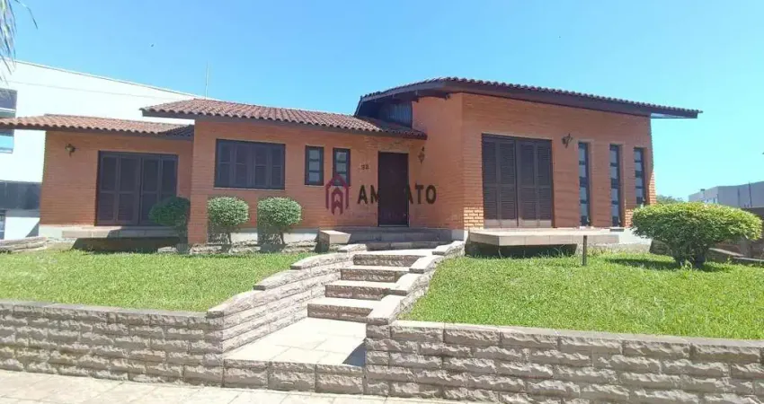 Casa à Venda em Vicentina, Farroupilha - Com Piscina e Grande Jardim- Imperdível!