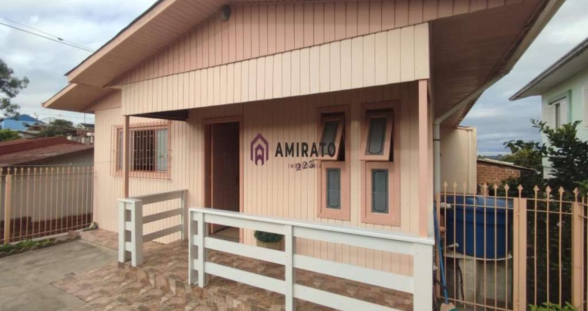 Casa semimobiliada com churrasqueira no Bairro Santo Antônio em Farroupilha - Venda