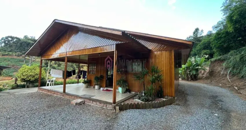 Chácara à venda em Farroupilha com salão de festas e piscina adulta