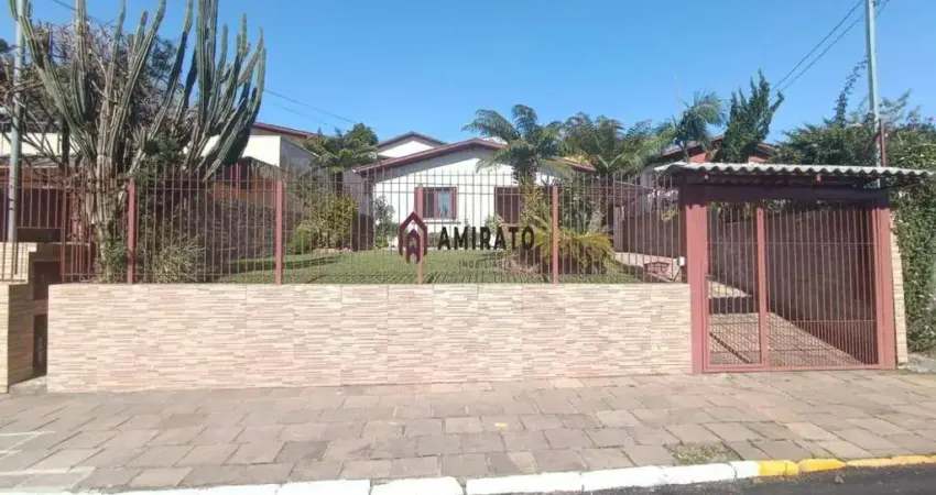 Casa Térrea em São Roque, Farroupilha - Semimobiliada - Venda