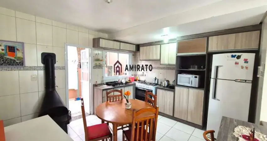 Sobrado em Monte Verde, Farroupilha - Aconchegante e com instalação para água quente. Venha conferir!