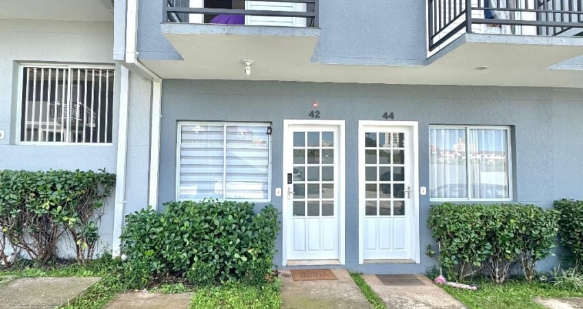 Lindo Sobrado Condominio Fechado Bairro do Nova Petropolis, Rua Sem Saida, Localização Previlegiada, Sendo 2 Domitórios, Sala Ampla, Cozinha Planajada, 2 Banheiros, Quintal Com Churrasqueira,