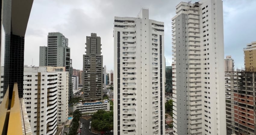 /4, Nascente, com uma Suíte, Vista Panorâmica, duas Garagens...