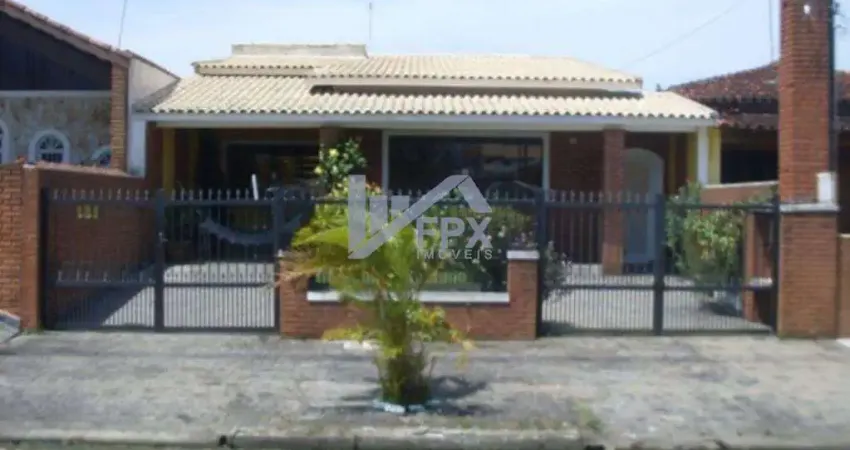 Casa para Venda em Peruíbe, Balneário Oásis, 3 dormitórios, 1 suíte, 1 banheiro, 3 vagas