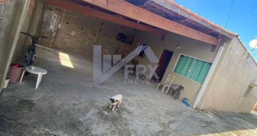 Casa para Venda em Peruíbe, Jardim Caraguava, 3 dormitórios, 2 banheiros, 3 vagas