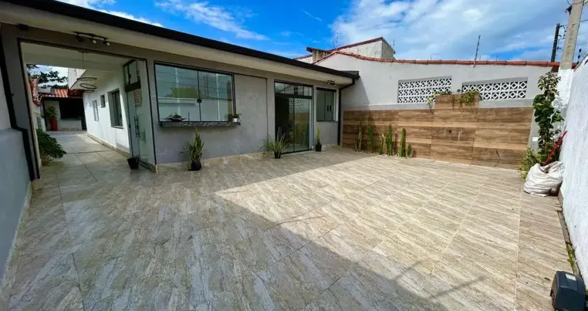 Casa para venda em itanhaém, satélite, 3 dormitórios, 2 suítes, 1 banheiro, 4 vagas