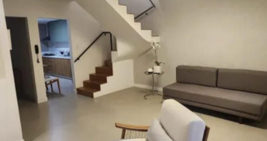MARAVILHOSO VILLAGE 4/4, EM EXCELENTE CONDOMÍNIO ARBORIZADO C/ INFRA E EXCELENTE LOCALIZAÇÃO.