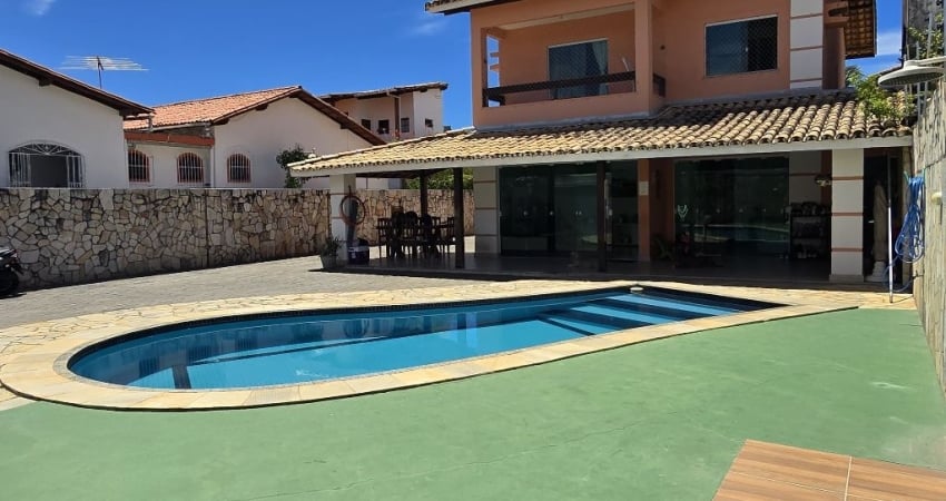 EXCELENTE CUSTO BENEFICIO, CASA 5/4 C/ PISCINA, À 500 MT. P/ PRAIA DA GÁVEA