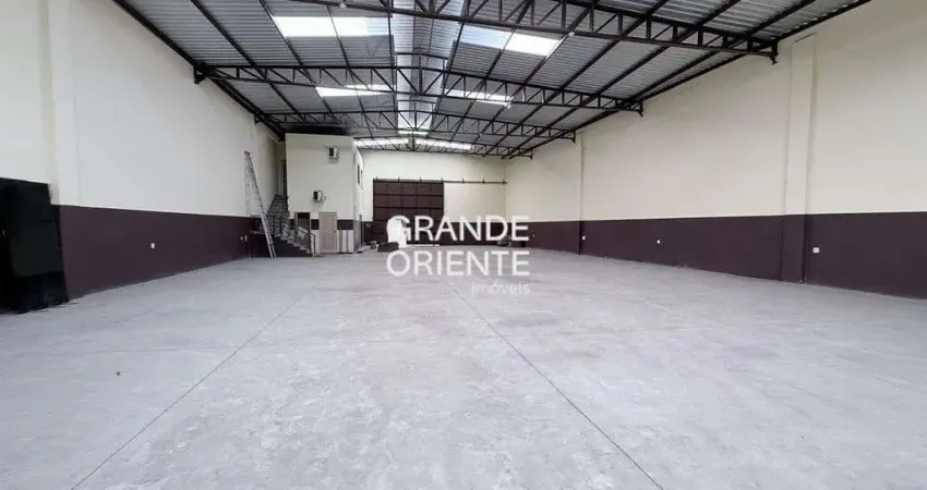 Galpão de 490 m² com escritório e recepção climatizados – bairro são luís