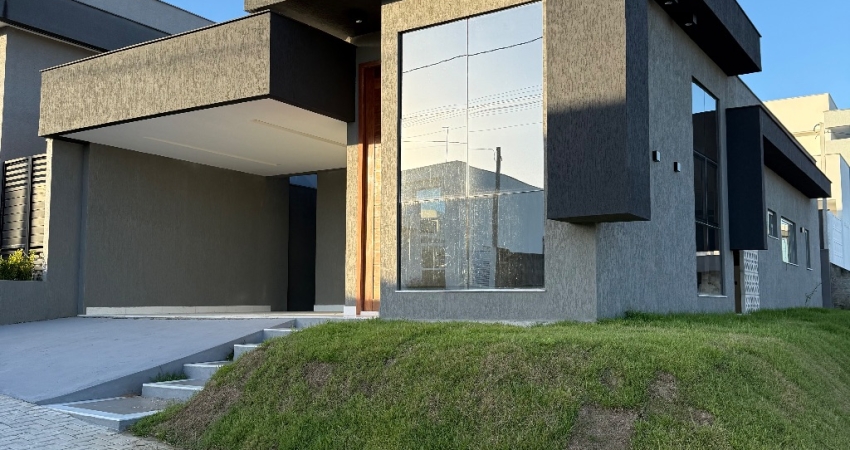 Seu Novo Lar no Ecoville I – Casa de Esquina com 3 Suítes e Gourmet!