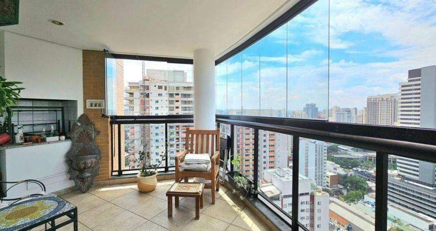 Apartamento em andar alto, com vista livre e varanda gourmet com churrasqueira.