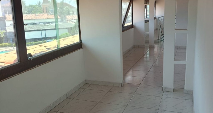 Casa 6 Quartos + 2 Kitnets – Avenida Principal – Jaguaribe