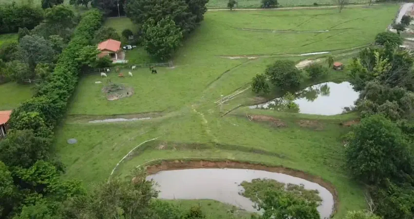 SITIO MUITO BEM LOCALIZADO, BOA TOPOGRAFIA, RICO EM AGUA