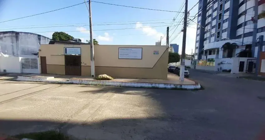 Excelente casa de esquina em capim macio – ideal para moradia ou comercial
