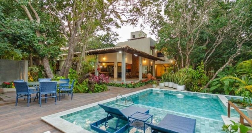 EXCELENTE PARA QUEM QUER  INVESTIR - Casa na PIPA em condomínio fechado e recém construída com 6 (seis) suítes, excelente cozinha, despensa, área de s