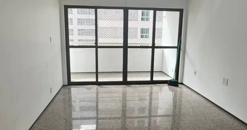 Apartamento com três dormitório no renascença para locação