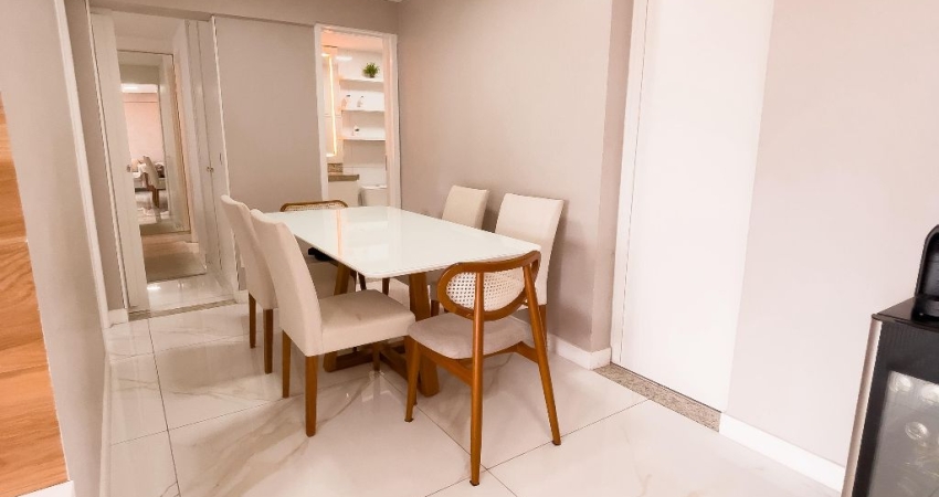 Apartamento na península com dois dormitórios mobiliado