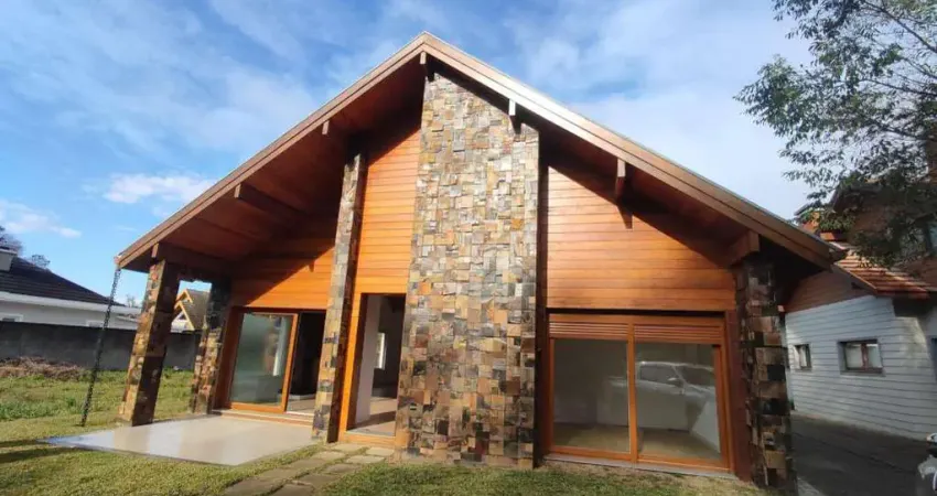 Casa 3 Dormitórios à venda no Bairro Carniel com 271 m² de área privativa - 2 vagas de garagem