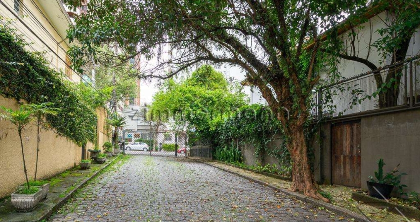 Casa com 3 quartos à venda na Rua Engenheiro Figueiredo, --, Vila Mariana, São Paulo