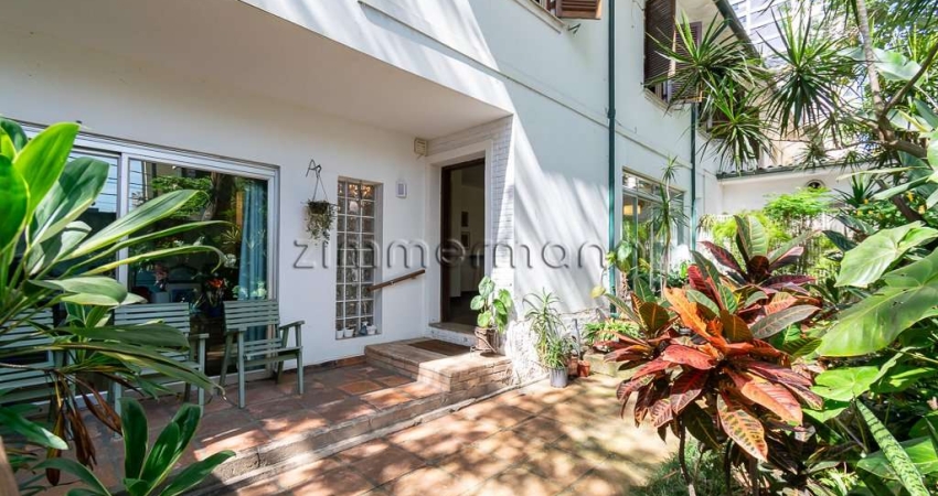 Casa com 5 quartos à venda na Rua Tuim, --, Moema, São Paulo