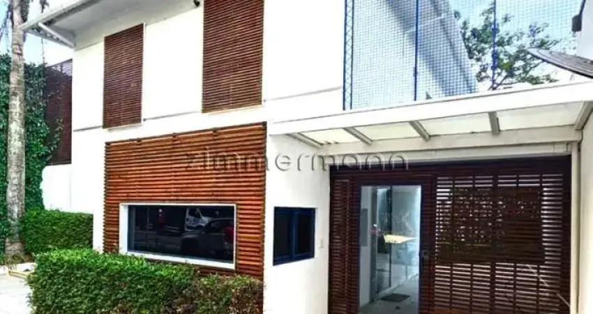 Casa comercial à venda na Avenida dos Carinás, --, Moema, São Paulo