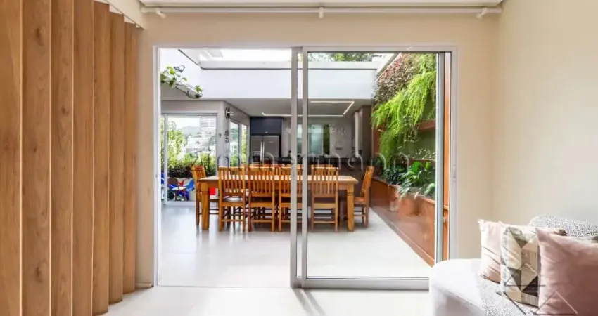 Casa com 5 quartos à venda na Rua Luís Murat, --, Pinheiros, São Paulo