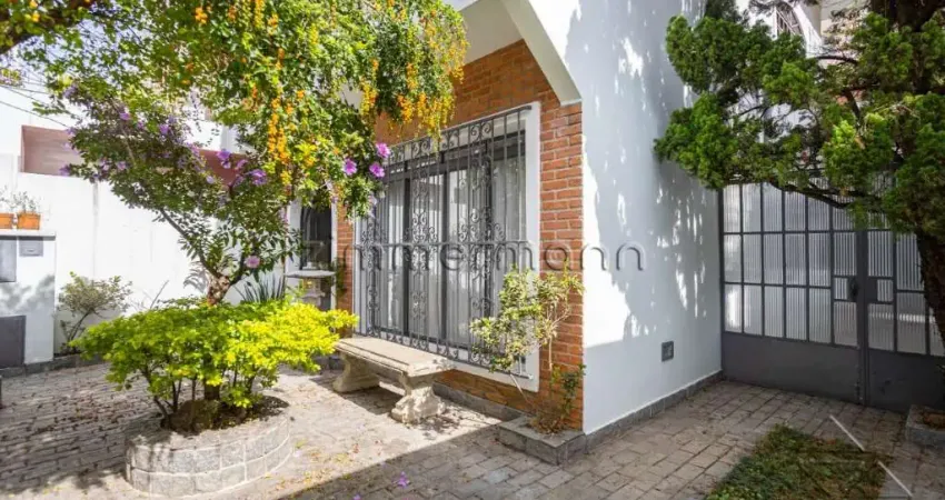 Casa com 3 quartos à venda na Rua Albina Barbosa, --, Aclimação, São Paulo